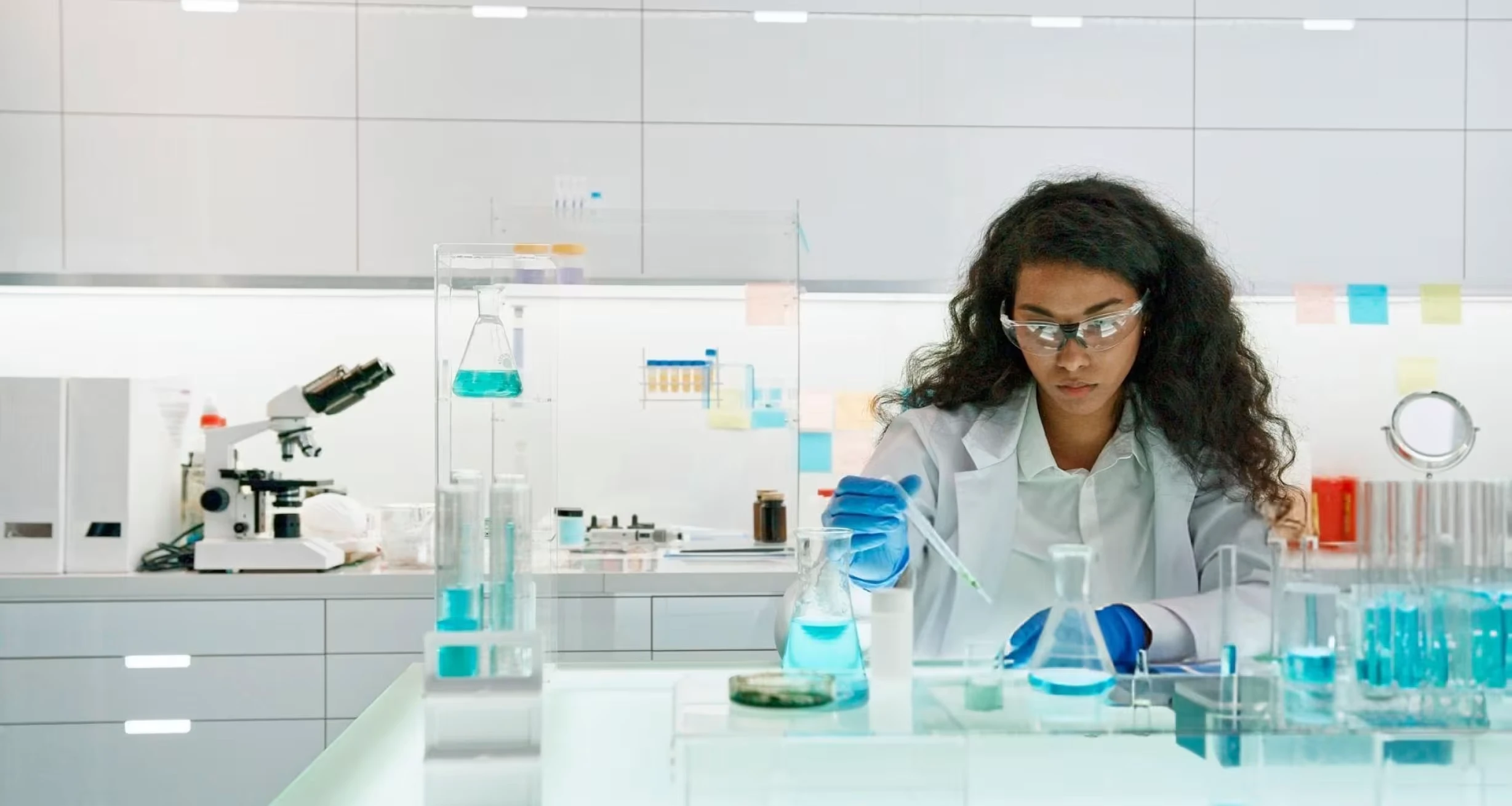 Cutting-Edge Laboratory Design Trends Enhancing Research Efficiency